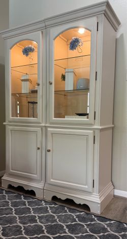Beautiful beige Solid Wood Lighted Display Hutch / China Cabinet