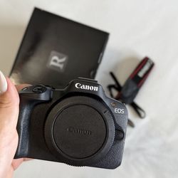 Canon EOS R50 + RF 28-70mm f/2.8 + RF 50mm f/1.8 – Excellent Condition