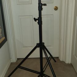 Light Stand heavy duty air cushioned 13'