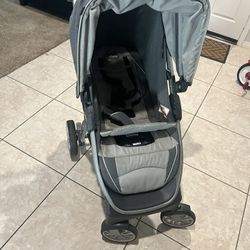 Chicco Bravo quick fold stroller 