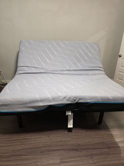 King sized adjustable bed, frame & topper
