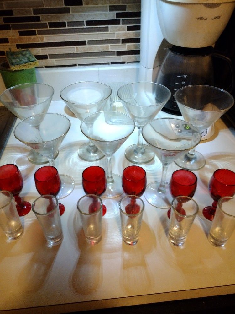 Beautiful Set Of Quality Glassware, Shots And Martinis