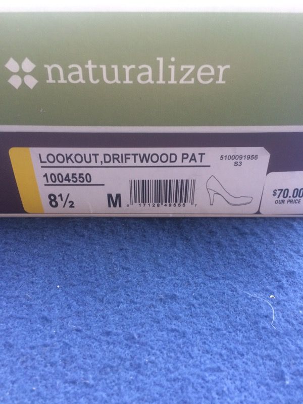 Size 8.5 Naturalizer shoes