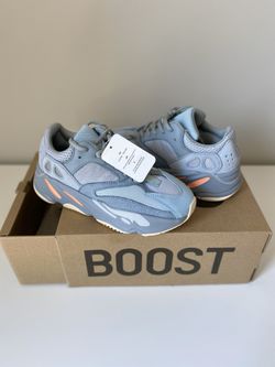 YEEZYS 700 Inertia