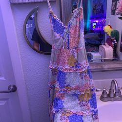 Woman Dress , Size Large Adult 