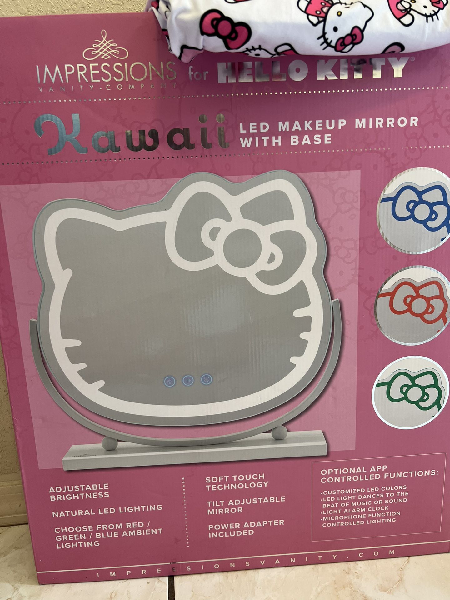 Hello Kitty Mirror Impressions Vanity
