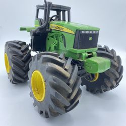 ERTL JOHN DEERE 9" MONSTER TREAD BATTERY OPERATED SHAKE & SOUND 4WD FARM TRACTOR