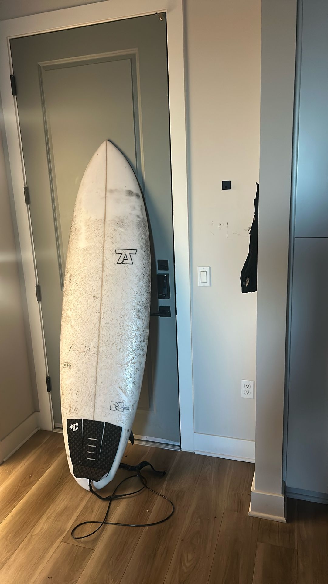 Surfboard 6’4