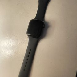 BLACK APPLE WATCH SE