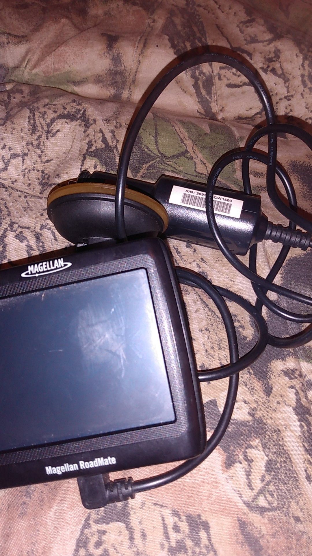 Magellan roadmate gps with car charger