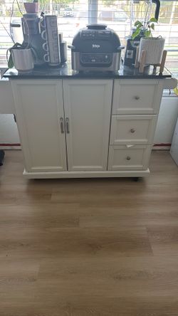 Kitchen island/storage