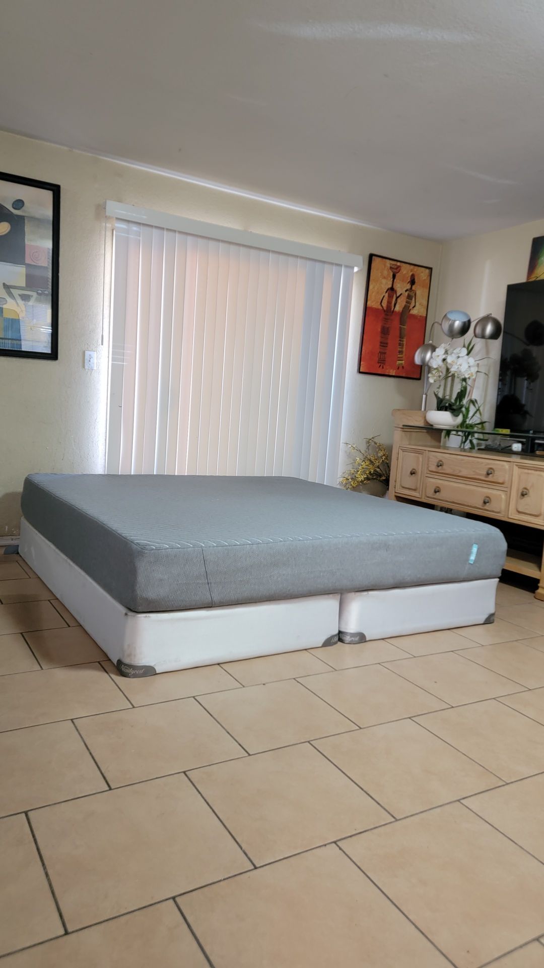 VERY NICE LIKE NEW KING SIZE MEMORY FOAM MATTRESS AND BOXSPRINGS FOR SALE! IN GREAT CONDITION, FREE DELIVERY