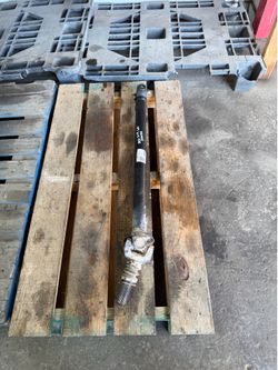 2011-2019 Chevy Silverado 2500HD 3500HD Front Drive Shaft OEM ASSEMBLY PART