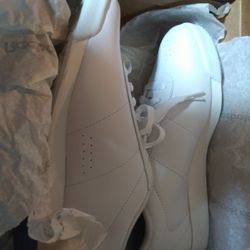 Brand New Reebok Size 7