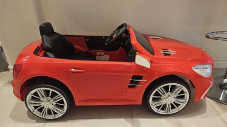 Mercedes-Benz SL400 Kids Ride-On Car – Needs Battery – $50 OBO