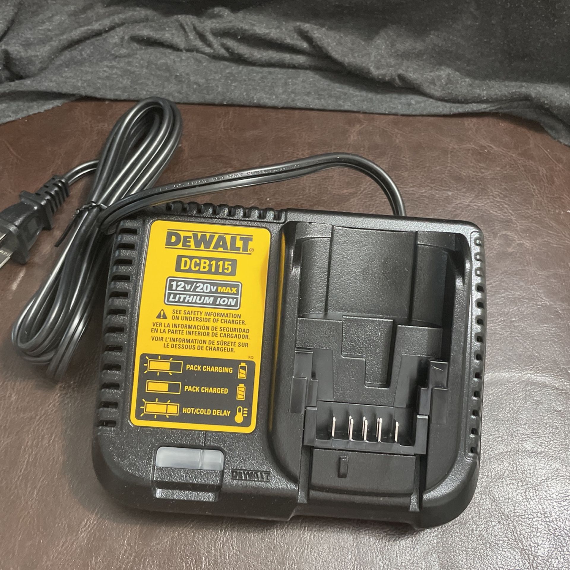 Dewalt 12v/20v Charger