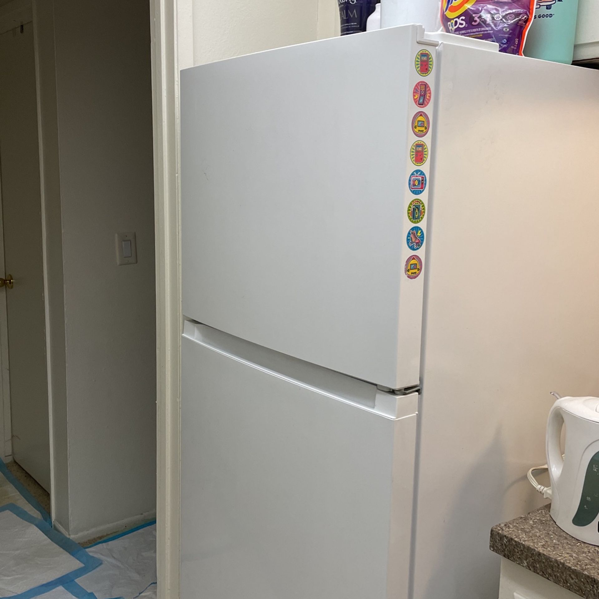 Fridge And Microwave 