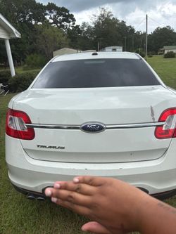 2010 Ford Taurus