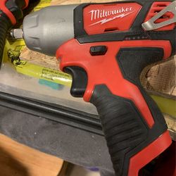 Milwaukee 12 V Square  Drive 3/8 Impact