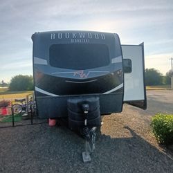 2022 Rockwood Signature 
