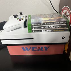 Xbox One With Accessories 