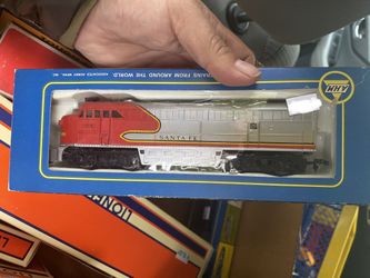 HO AHM Diesel Loco Santa Fe A #5024E NEW