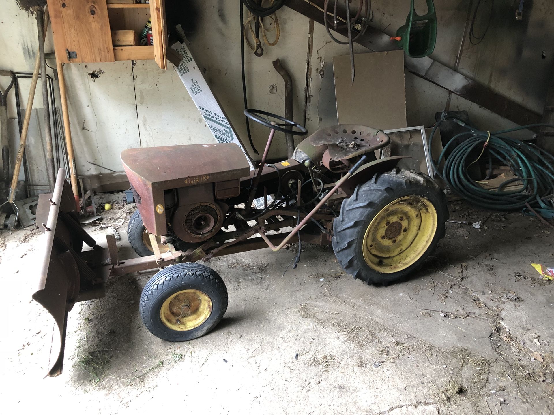 Speedex S19 lawn tractor