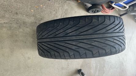 235 45 20 Tire
