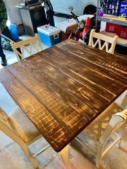 Kitchen table & 4 chairs