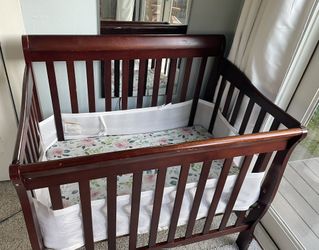 Mini Crib & Mattress