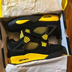 Thunder Jordan 4s