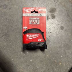Milwaukee 25 ft. Magnetic Tape Measure