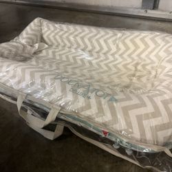 DockATot Deluxe+ Dock – Great Condition