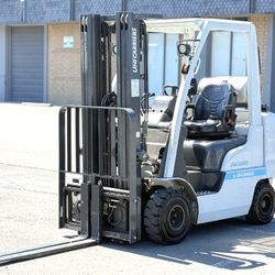 Forklift Nissan LPG 5,000 lb Capacity 