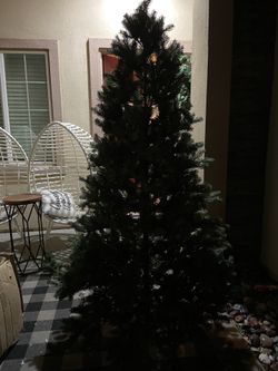 7.5 Foot Tall Fake Christmas Tree 