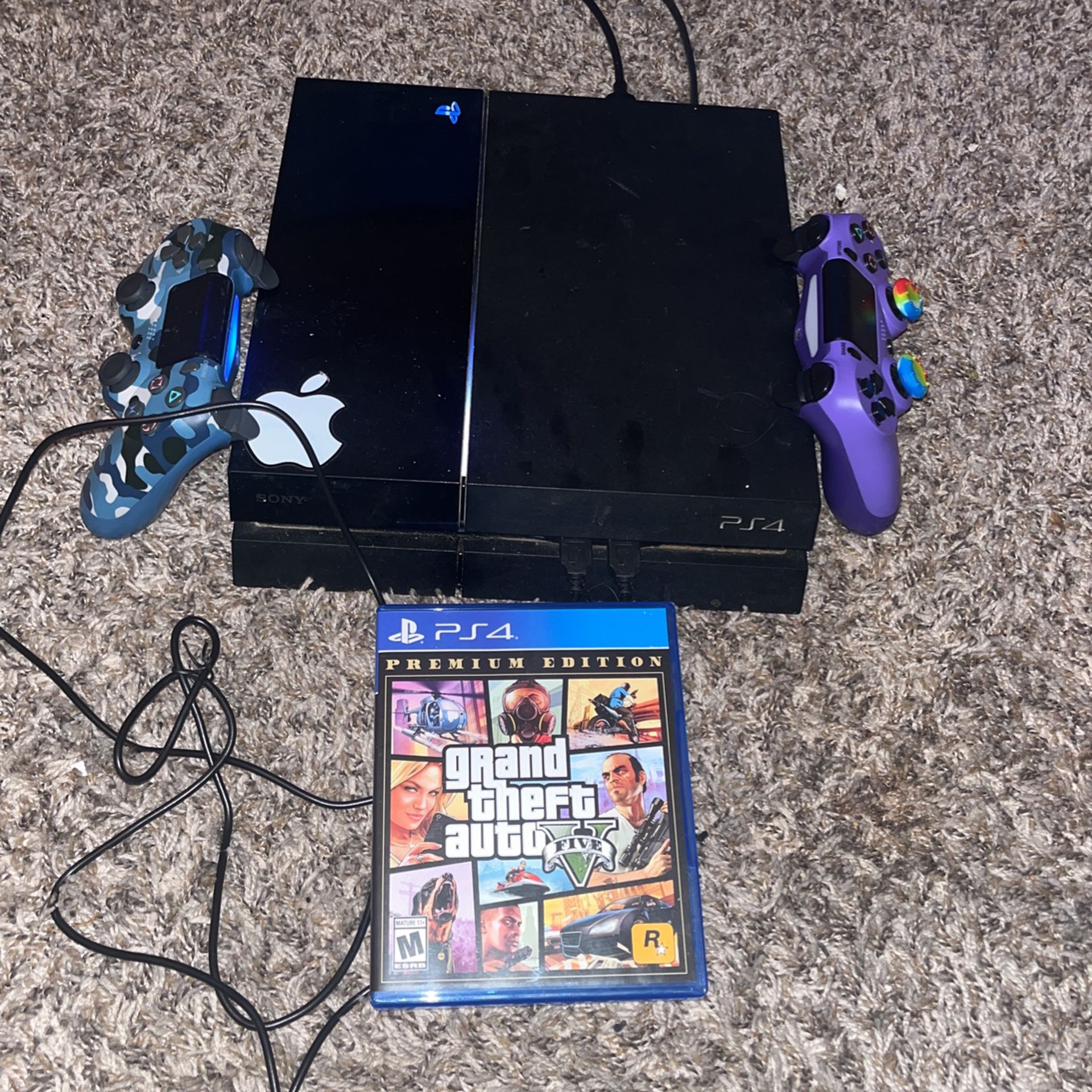 ps4 with 2 controllers And  gt5 
