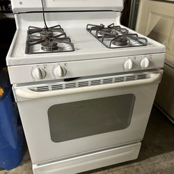 GE  Range And Magicchef Microwave