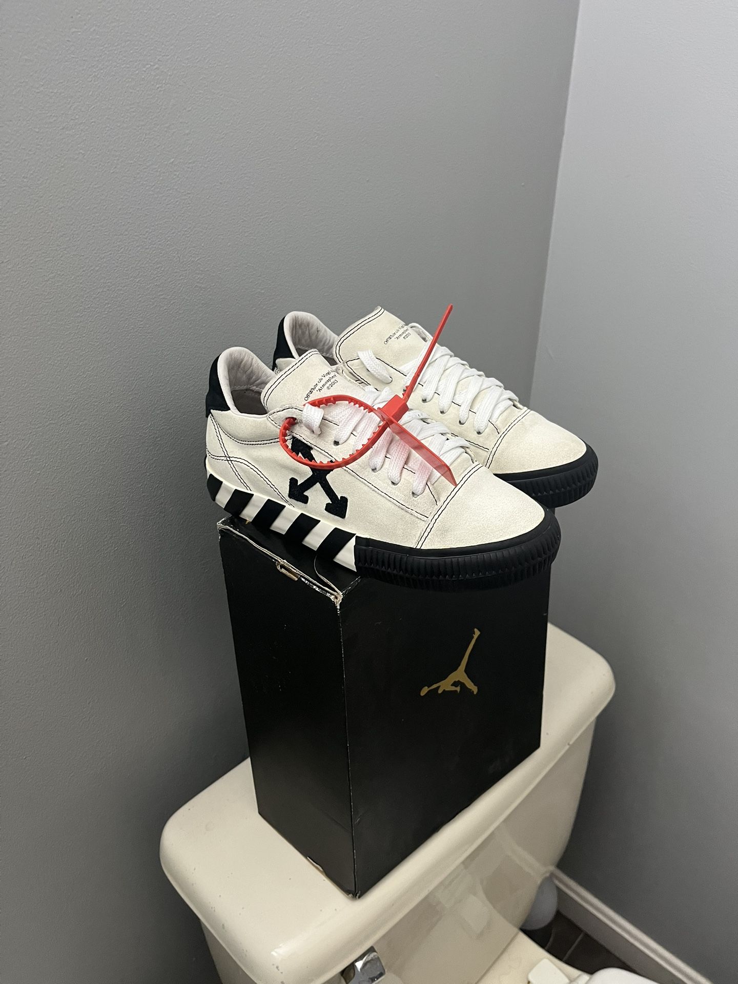 Off White Vulc Good Condition Size 7