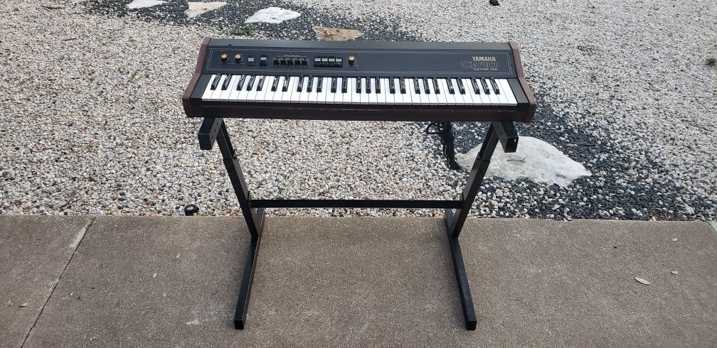 Yamaha CP10 61-Key Electronic Piano

