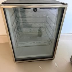 Wine Cooler (60 Bottles Capacity) 