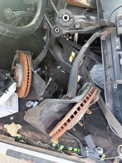 Lexus is300 front spindles