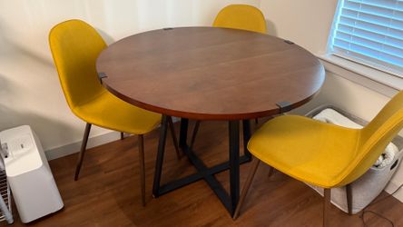 Dining Table and 4 Chairs