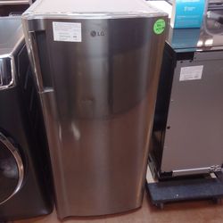 LG 20.63"W, 6 Cu Ft Single Door Top Freezer Refrigerator 