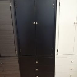Wardrobe /guardaropa