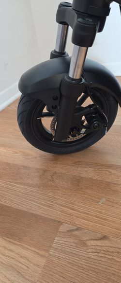 NIU KQi 100F Foldable Electric Scooter - Dual-Fold Design