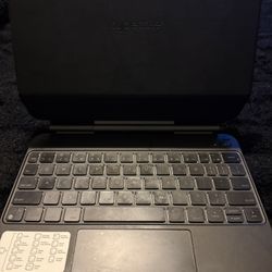 Bluetooth 11” iPad Keyboard Case 