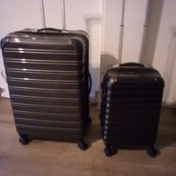 Black Hardshell luggages  excellent condition matching set of 2-piece