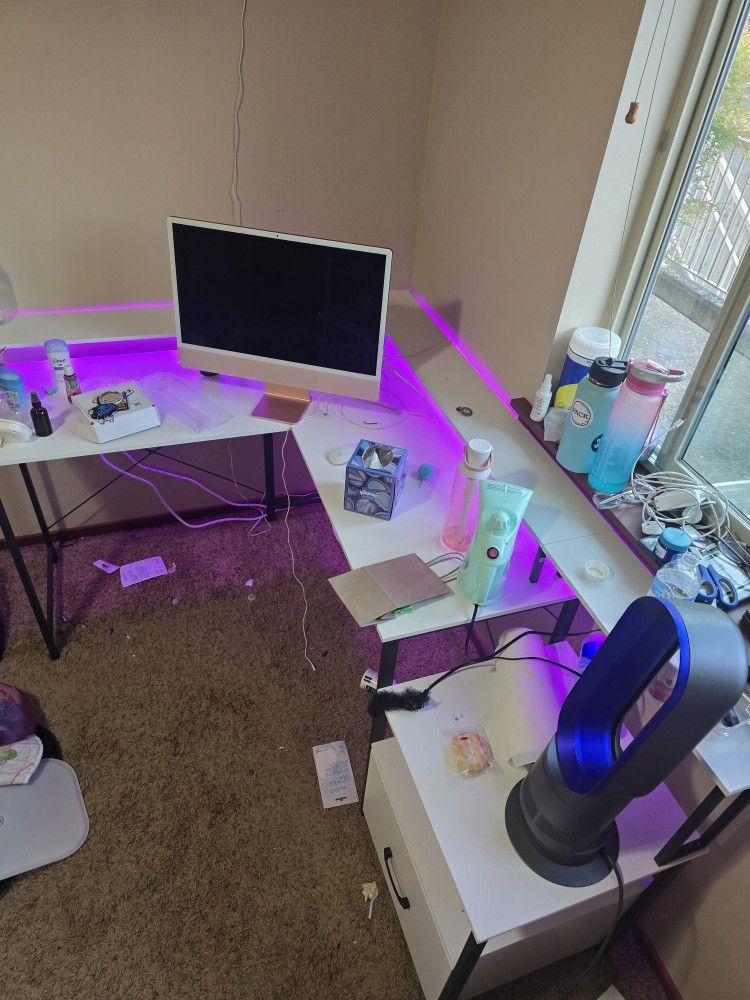 Big corner led desk