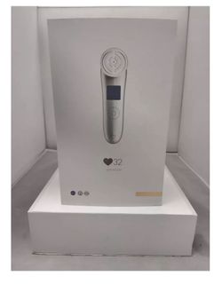 *BRAND NEW* FDA Cleared Medical Grade LED Light Therapy For Wrinkles, Enlarged Pores, Discoloration