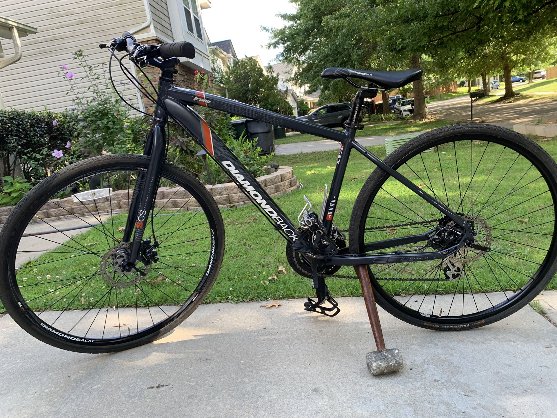 Diamondback Trace Hybrid Bike